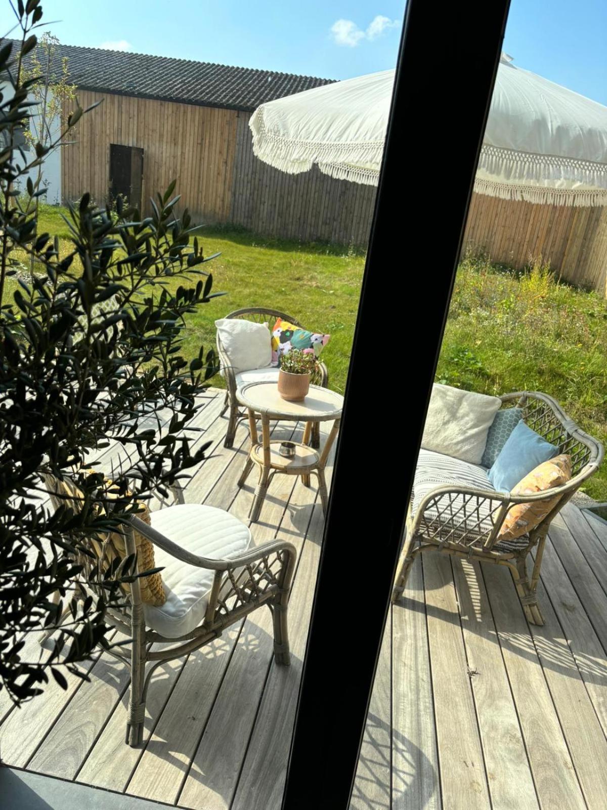 La Tour Obin Bed & Breakfast Philippeville Exterior photo